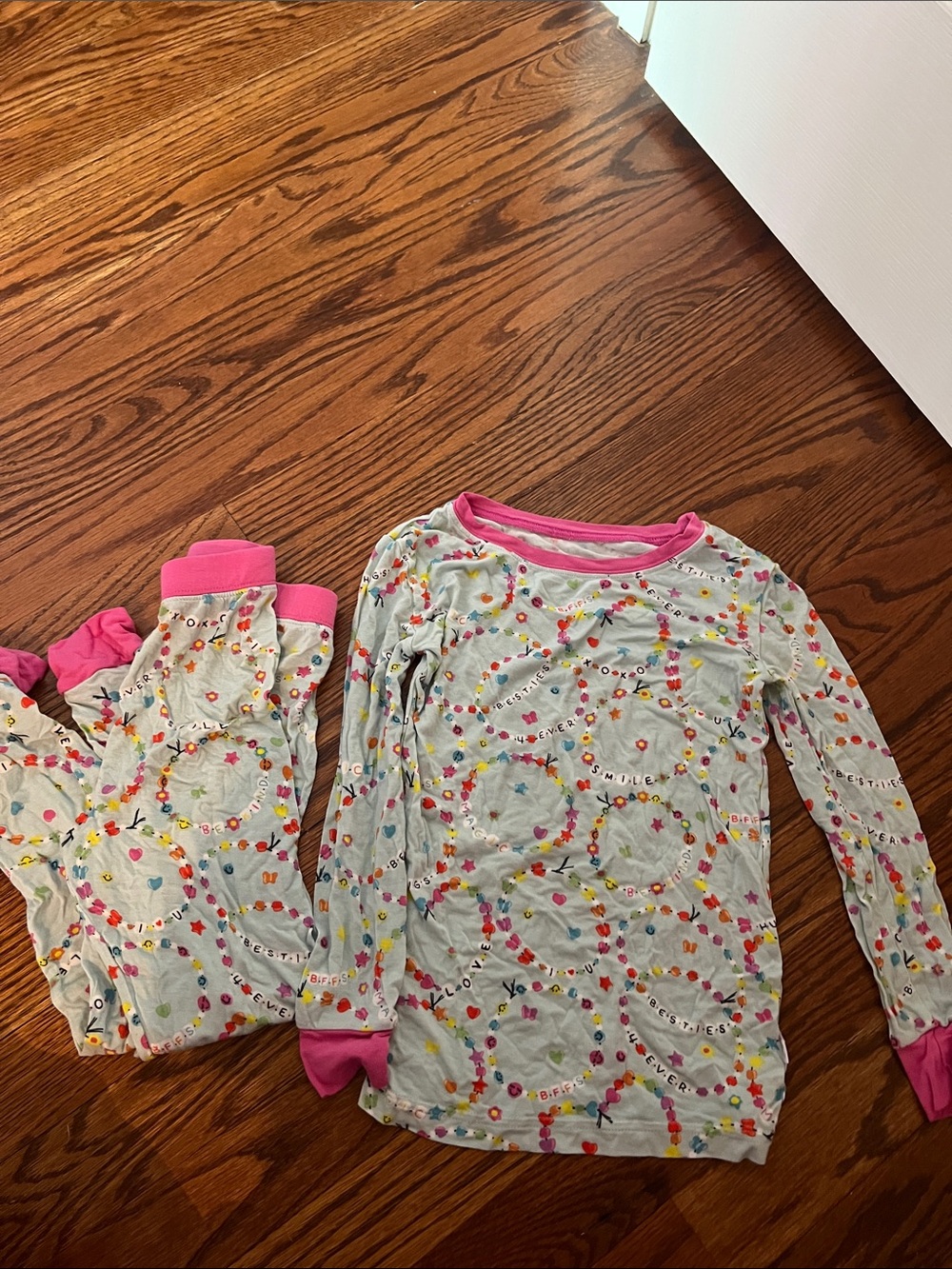 Little Sleepies Pink-Trim Heart & Bead Circle Pajama Set